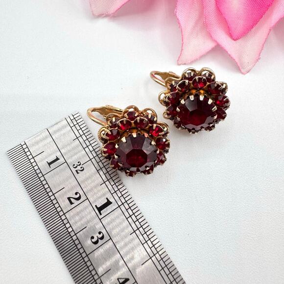 Vintage Sarah Coventry Red Rhinestone Clip On Earrings Romantic Filigree 3D - Picture 12 of 14